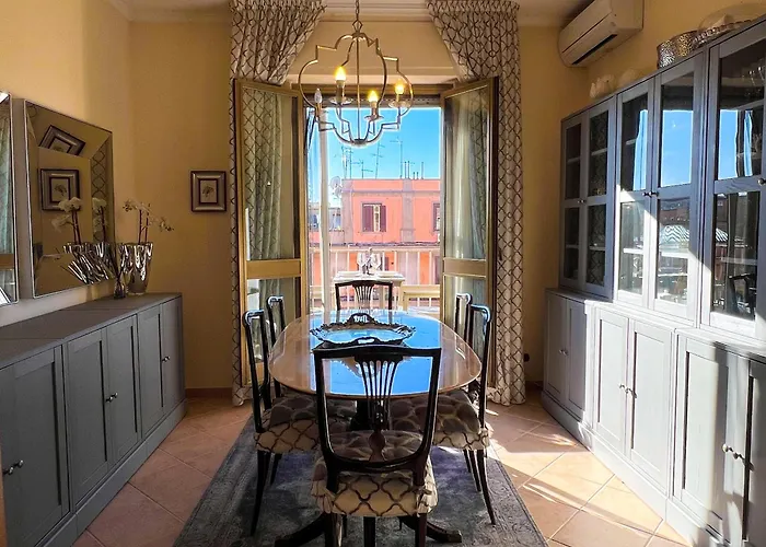 Maria Teresa Apartment - Sophisticated Living And City Links - Quartiere Trieste